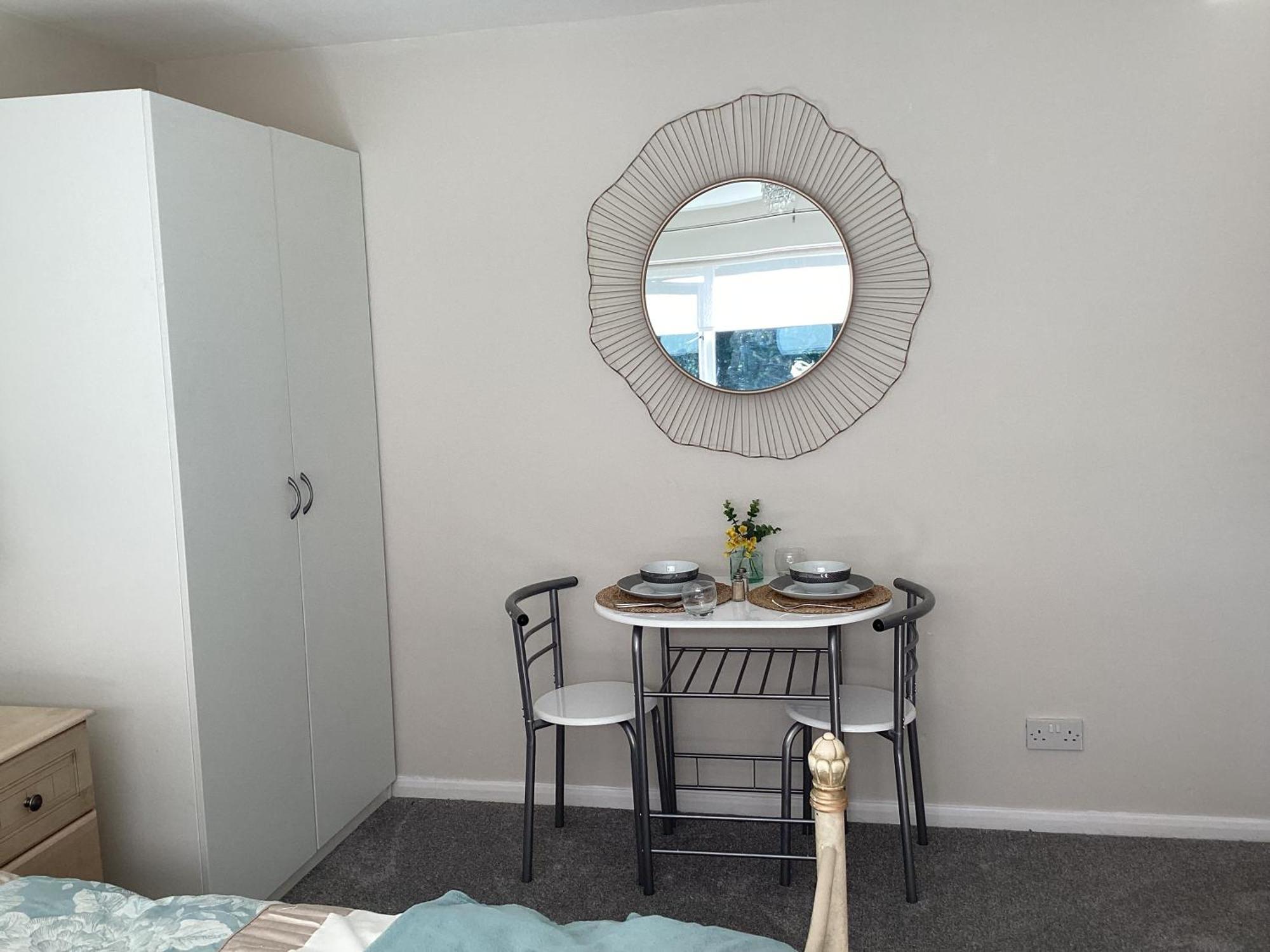 Park House Apartment Тамуърт Екстериор снимка